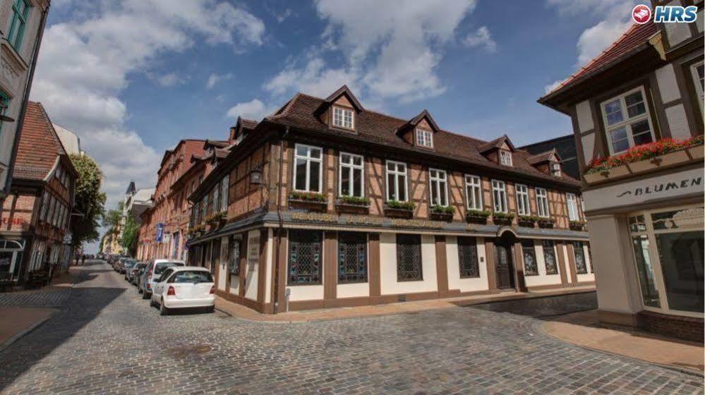 ホテル Weinhaus Woehler シュヴェリーン エクステリア 写真